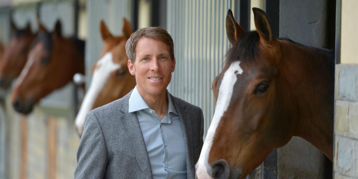 Weltmeister Henrik von Eckermann ist Schirmherr des Zertifikatsprogramms „Equestrian Stable Management"